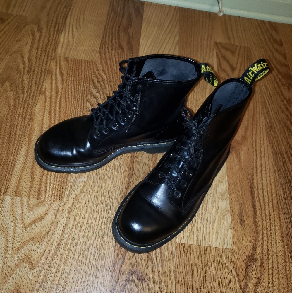 Doc Martens 1460 Leather size 10M 11L Dr. Martens